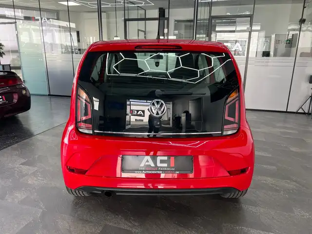 Volkswagen Up! view 8