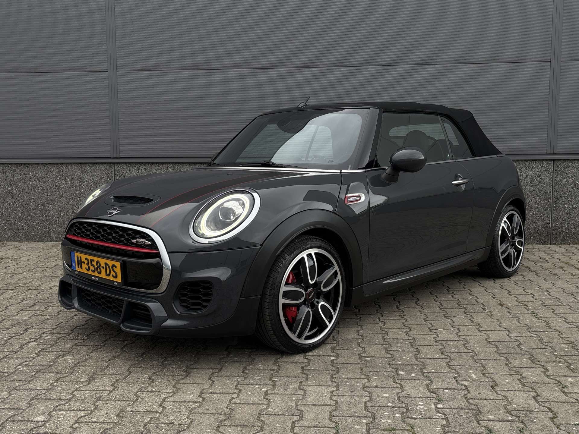 MINI John Cooper Works Cabrio