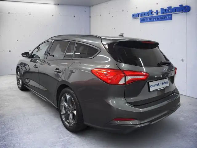Ford Focus view 4
