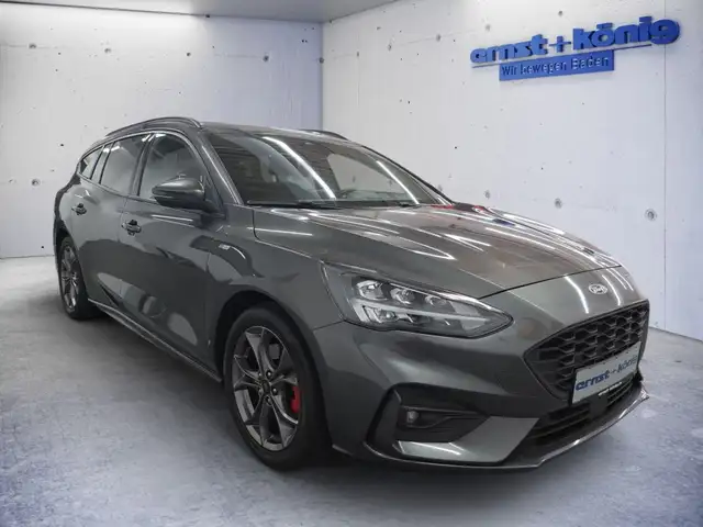 Ford Focus view 2