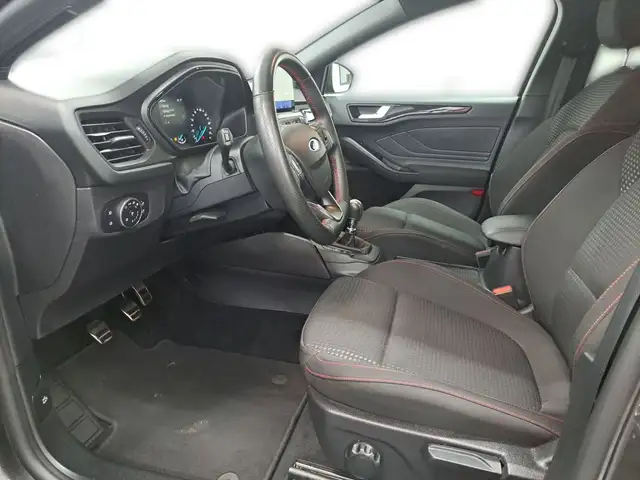 Ford Focus view 10