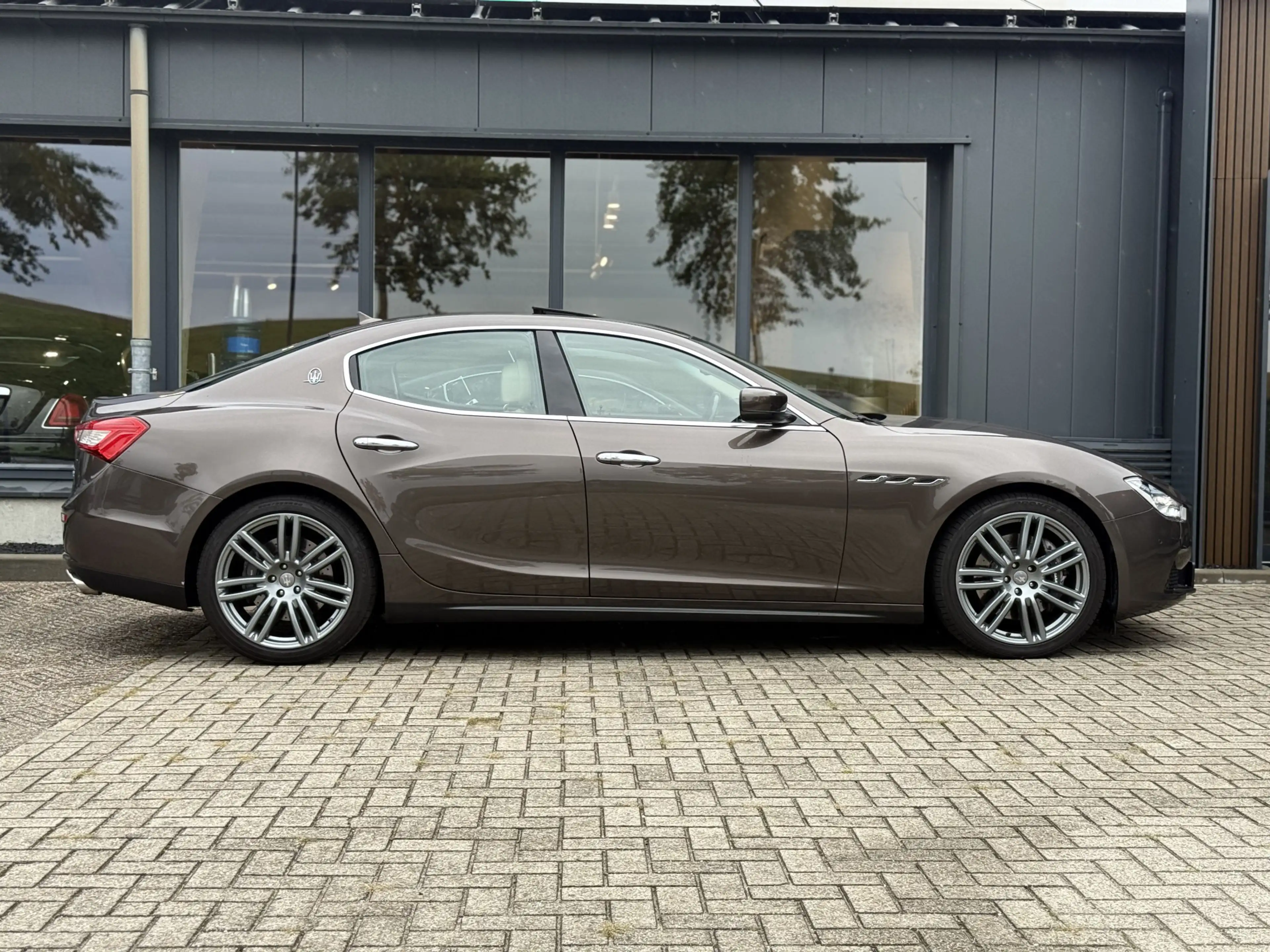 Maserati Ghibli 3.0 V6 D — photo 9