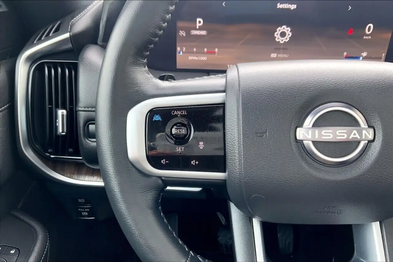 Nissan Armada снимка Nissan Armada