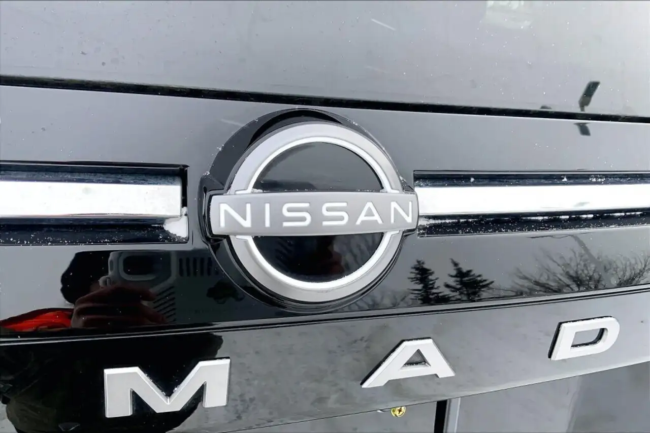 Nissan Armada снимка Nissan Armada