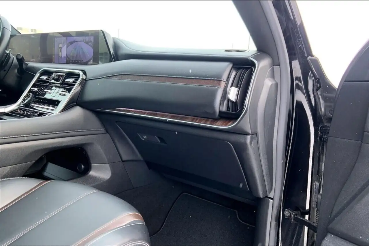 Nissan Armada снимка Nissan Armada