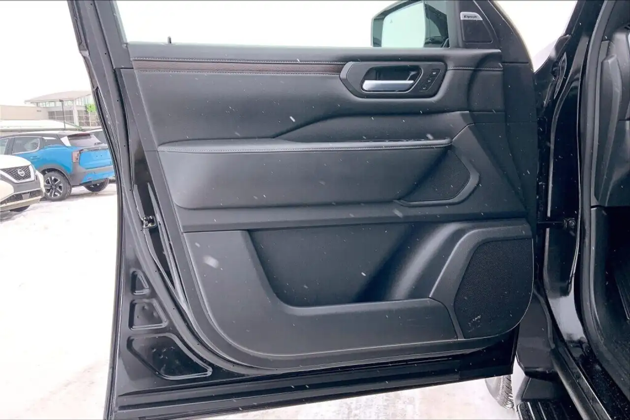 Nissan Armada снимка Nissan Armada