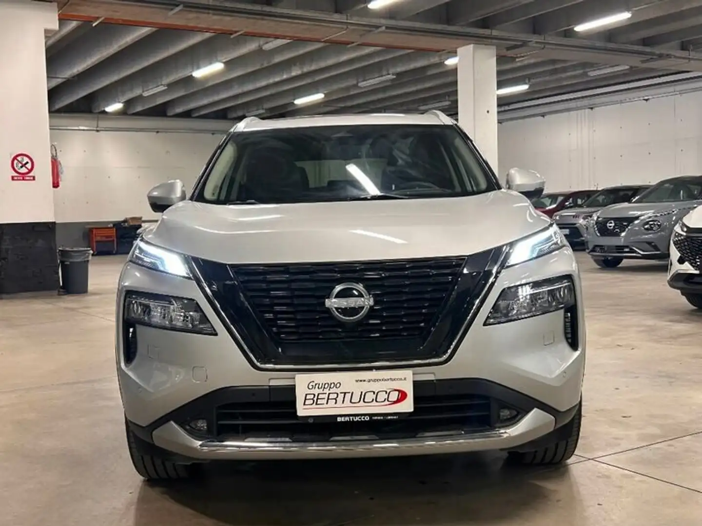 Nissan X-Trail e-Power 2WD 5 posti Tekna Plateado - 2