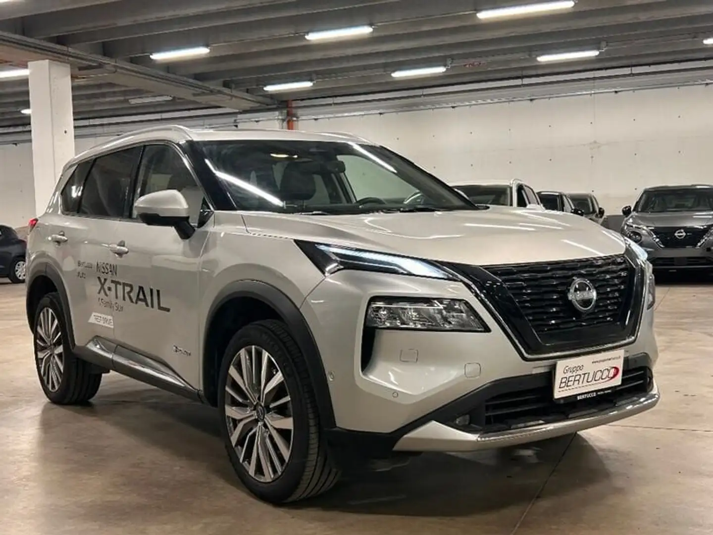 Nissan X-Trail e-Power 2WD 5 posti Tekna Plateado - 1