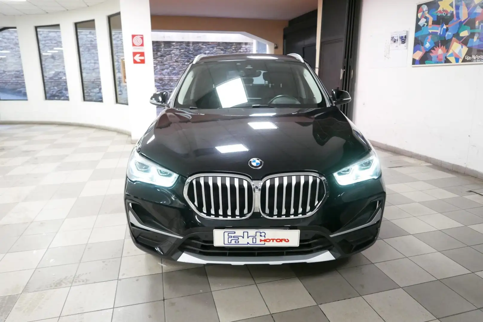 BMW X1 xDrive18d xLine Autom. Schwarz - 2