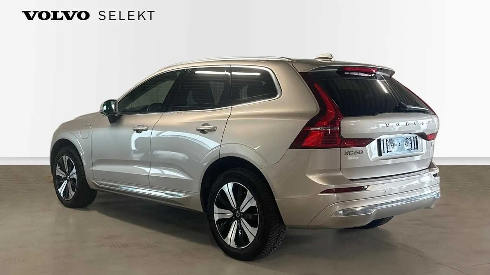Volvo XC60 Plus Dark T6 AWD Hybride | Adapt Cruise | Lightpac Beige - 2