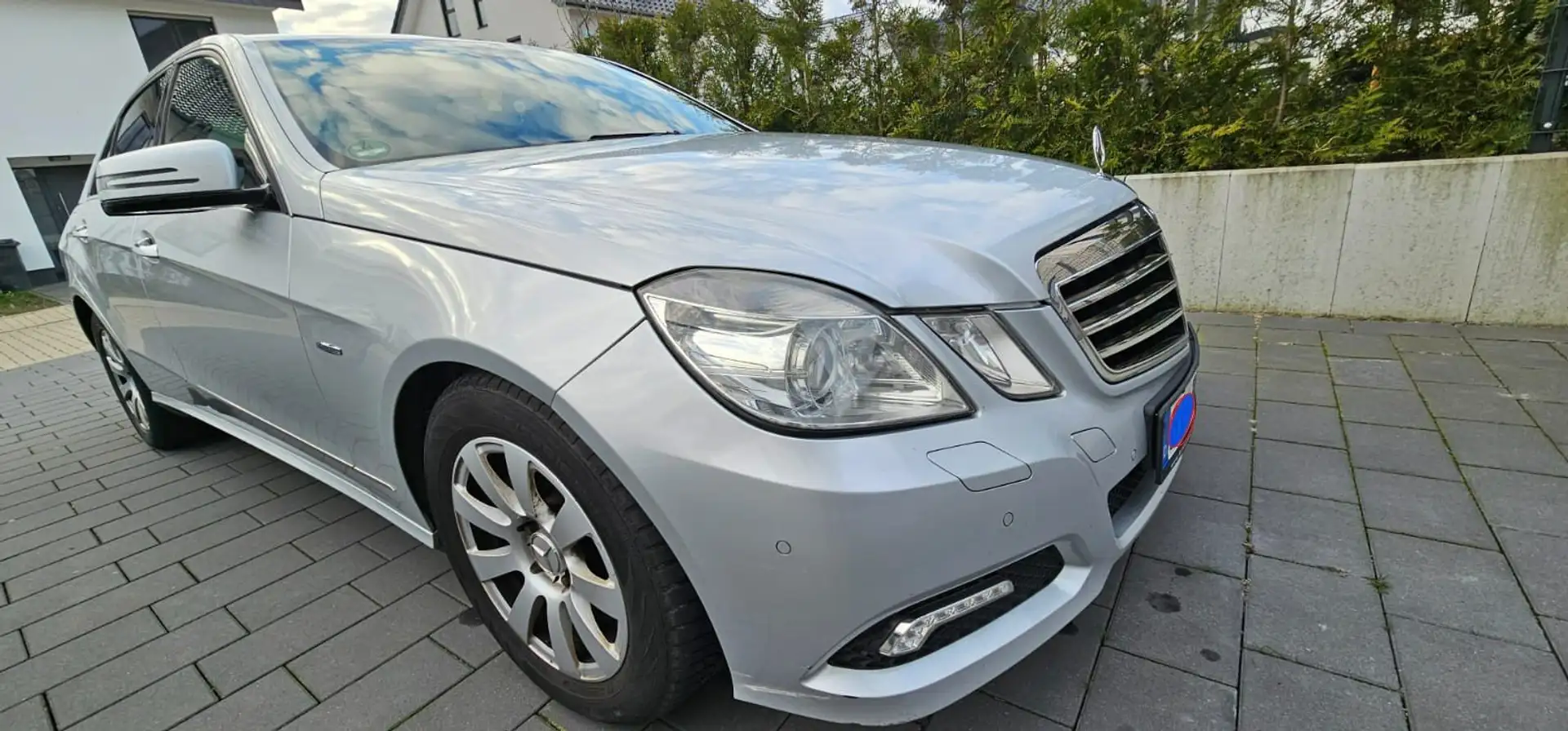 Mercedes-Benz E 250 CDI DPF BlueEFFICIENCY Automatik Avantgarde Kamera Silber - 1