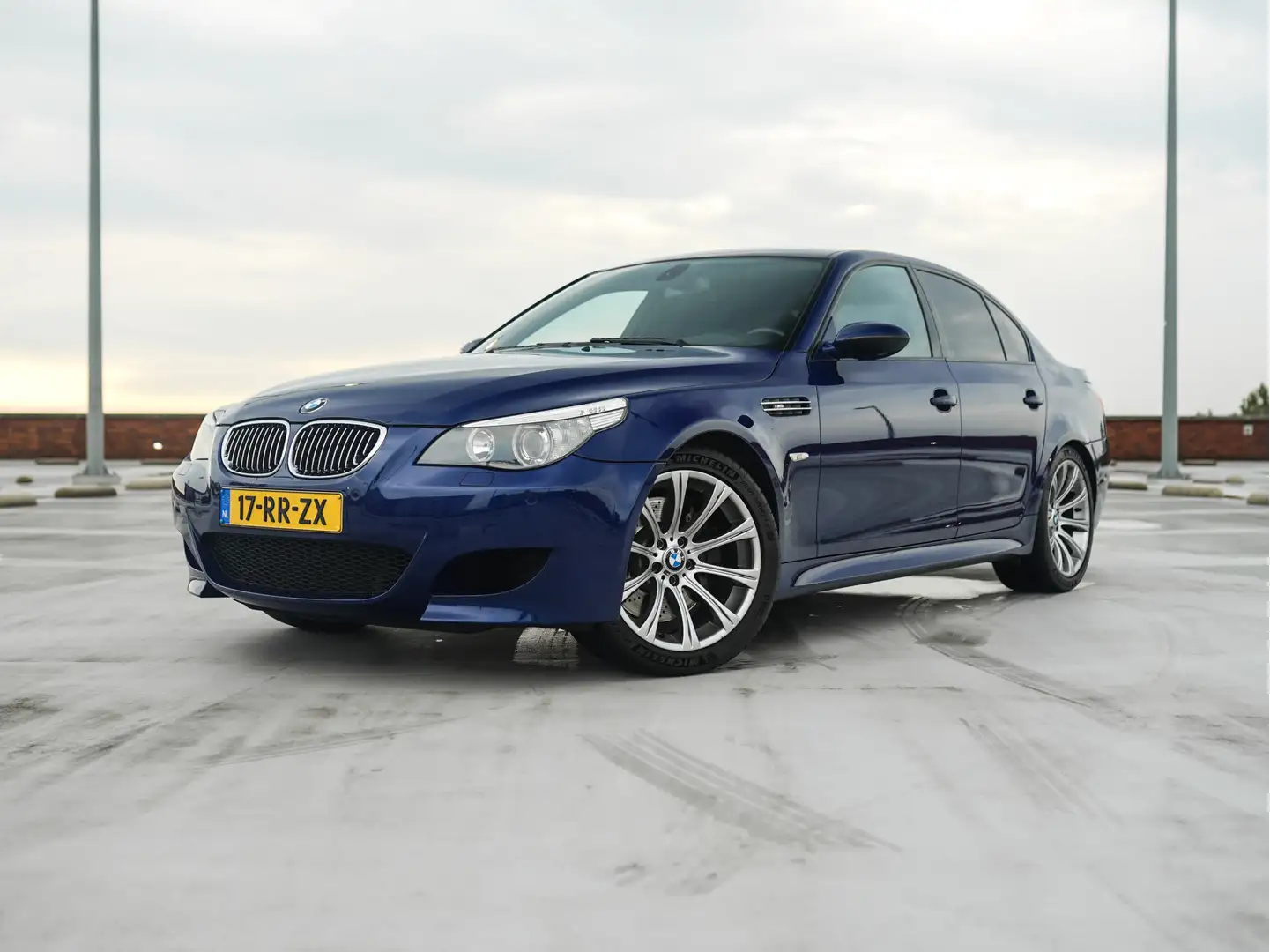 BMW M5 5.0 V10 SMG Individual l HUD l TV l NL-geleverd l Blu/Azzurro - 1