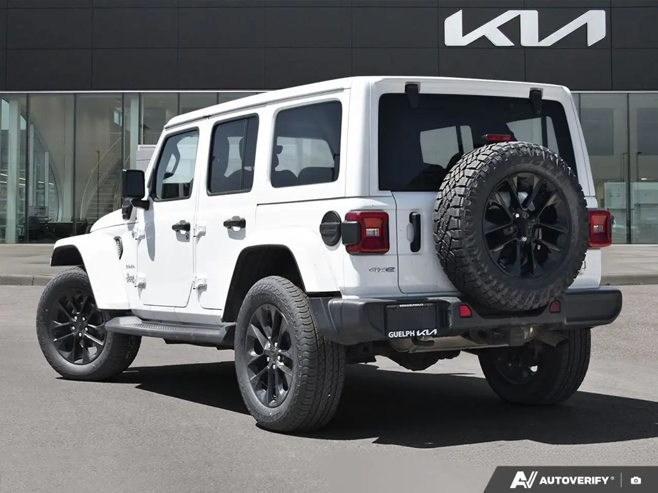 Jeep Wrangler снимка Jeep Wrangler