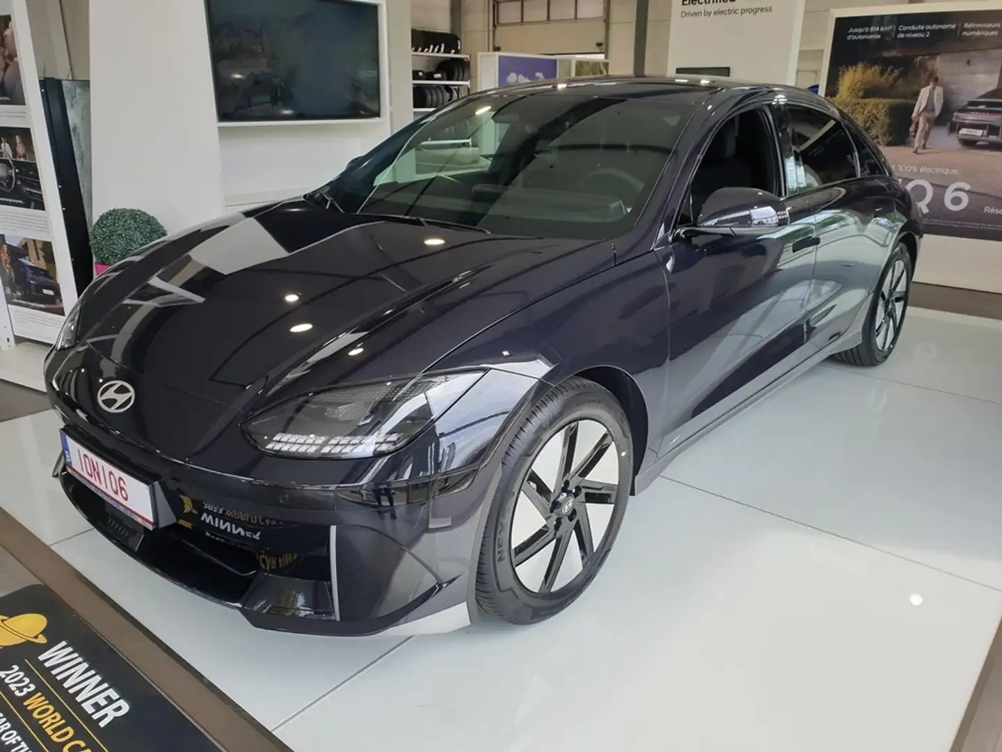 Hyundai IONIQ 6 CORE + Blauw - 1