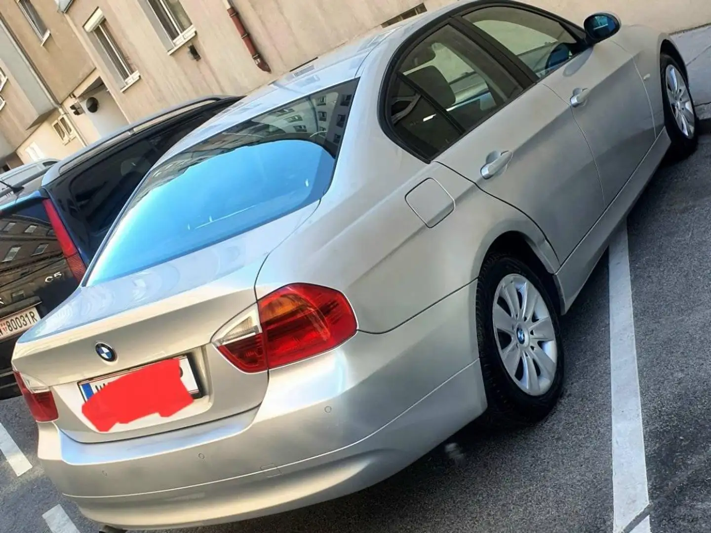 BMW 318 318i Silber - 1