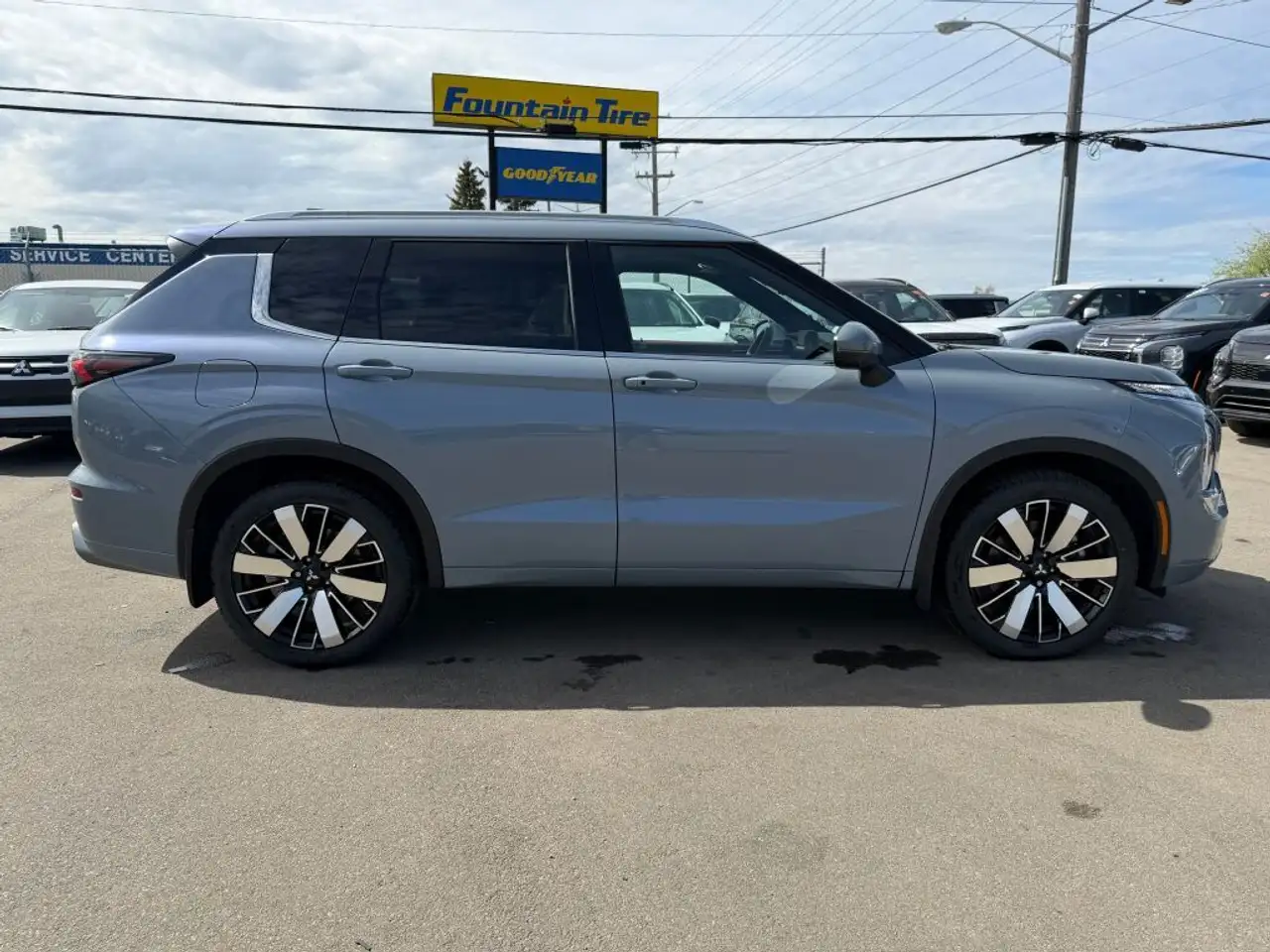 Mitsubishi Outlander снимка Mitsubishi Outlander