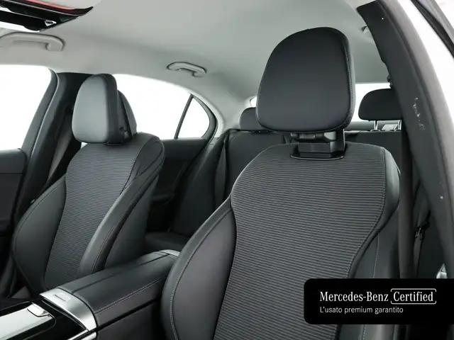 Mercedes-Benz C-Class view 13