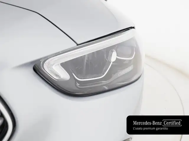 Mercedes-Benz C-Class view 8