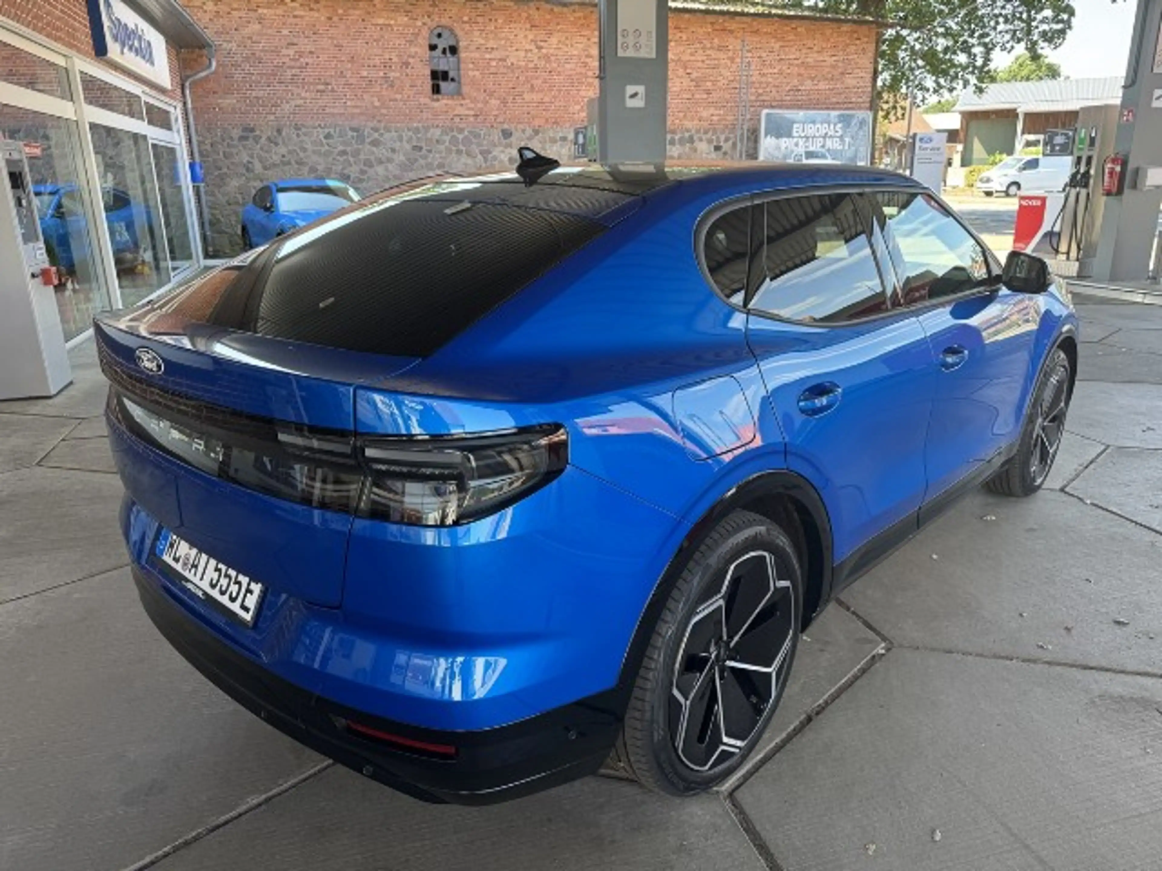 Ford Capri Premium AWD (Extended Range) — photo 3