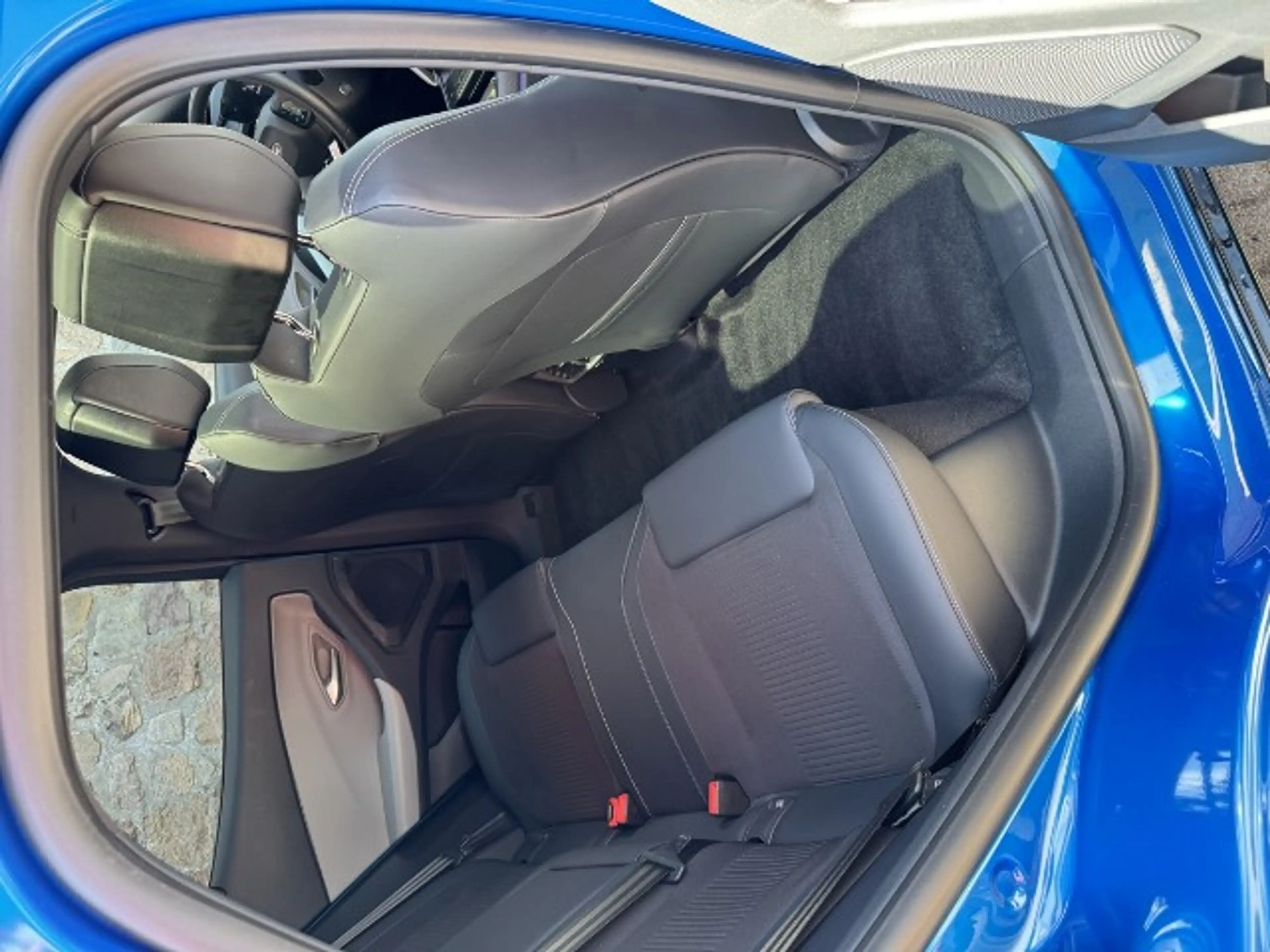Ford Capri Premium AWD (Extended Range) — photo 11