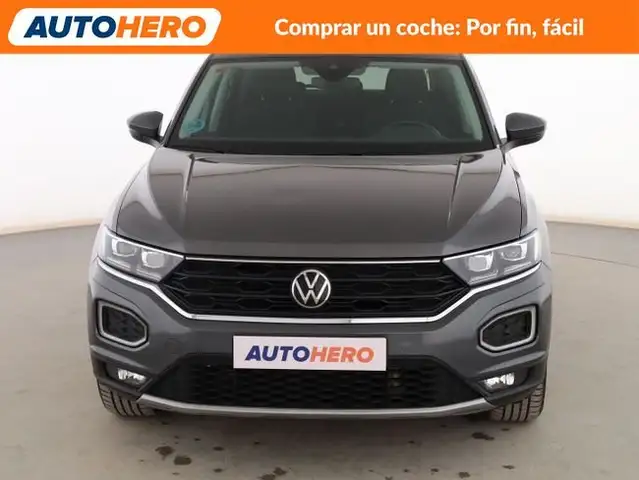 Volkswagen T-Roc view 9
