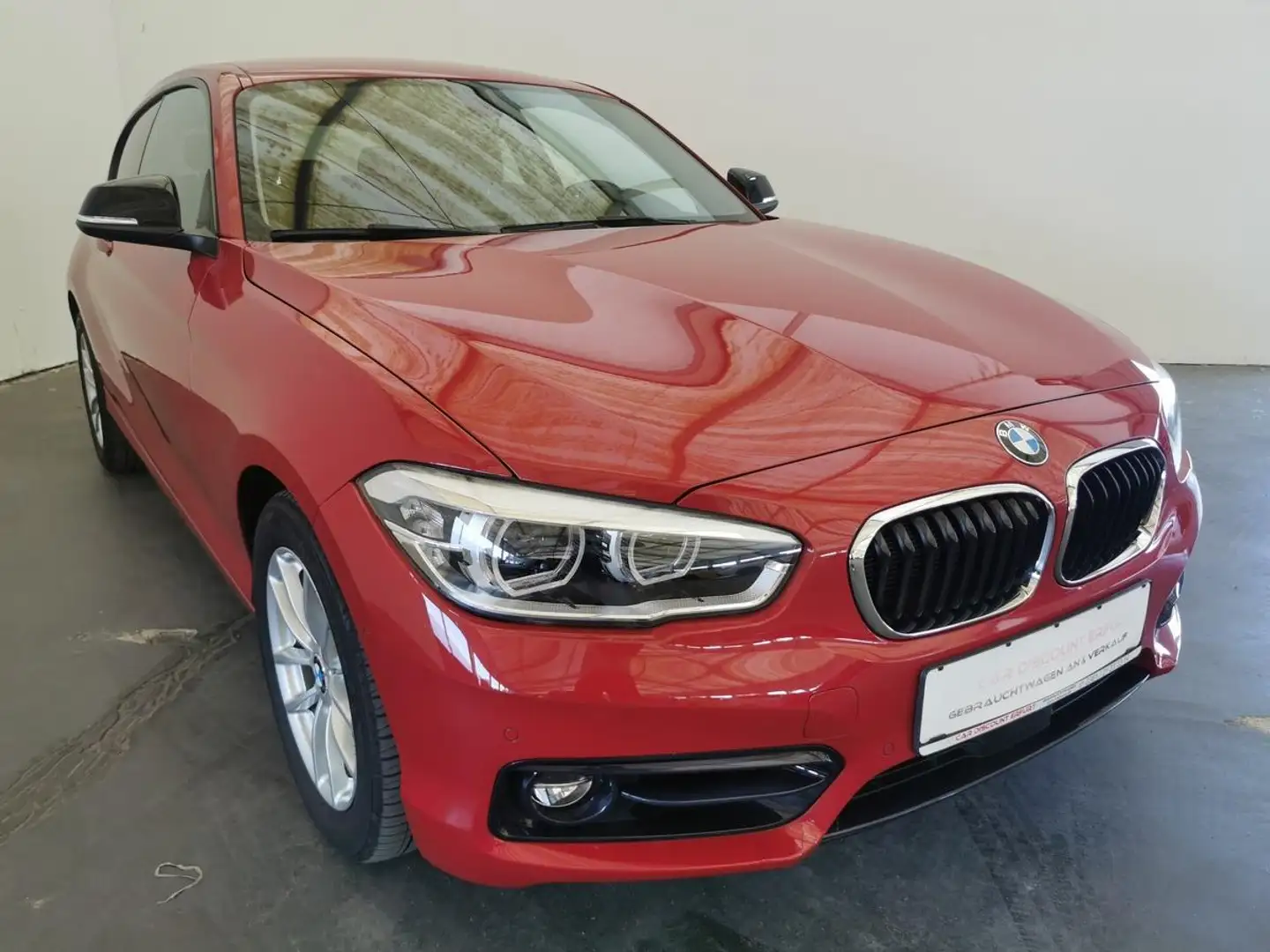 BMW 120 d xDrive Sport Line-LED-Navi-Kamera-Automatik- Rot - 2