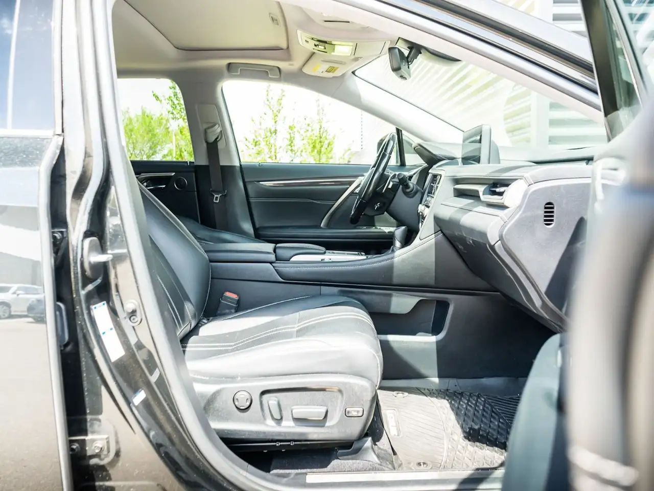 Lexus RX photo Lexus RX