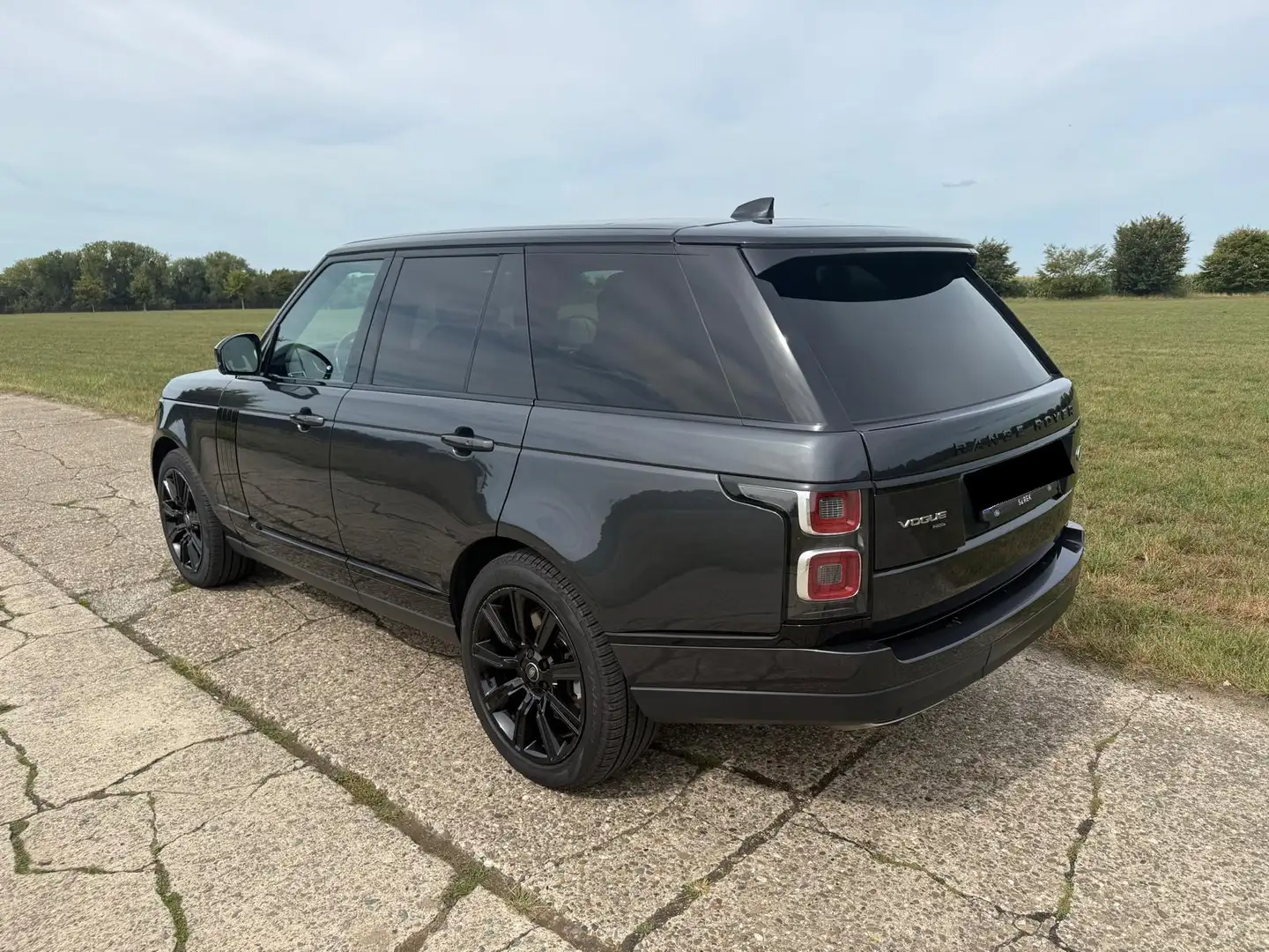 Land Rover Range Rover Range Rover P400e Plug-in Hybrid Vogue Grijs - 1