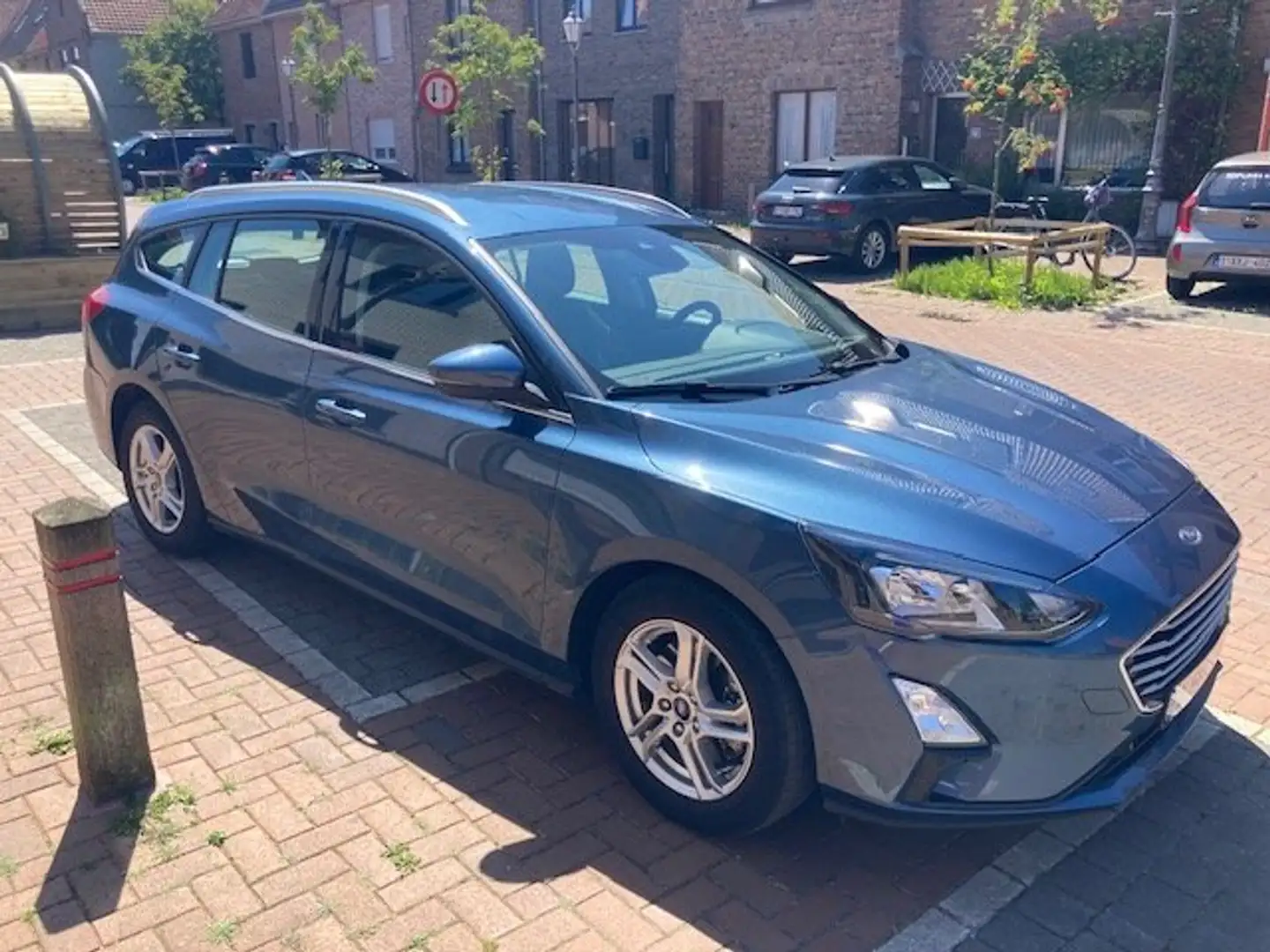 Ford Focus Focus 1.0 EcoBoost Full Option Blauw - 2