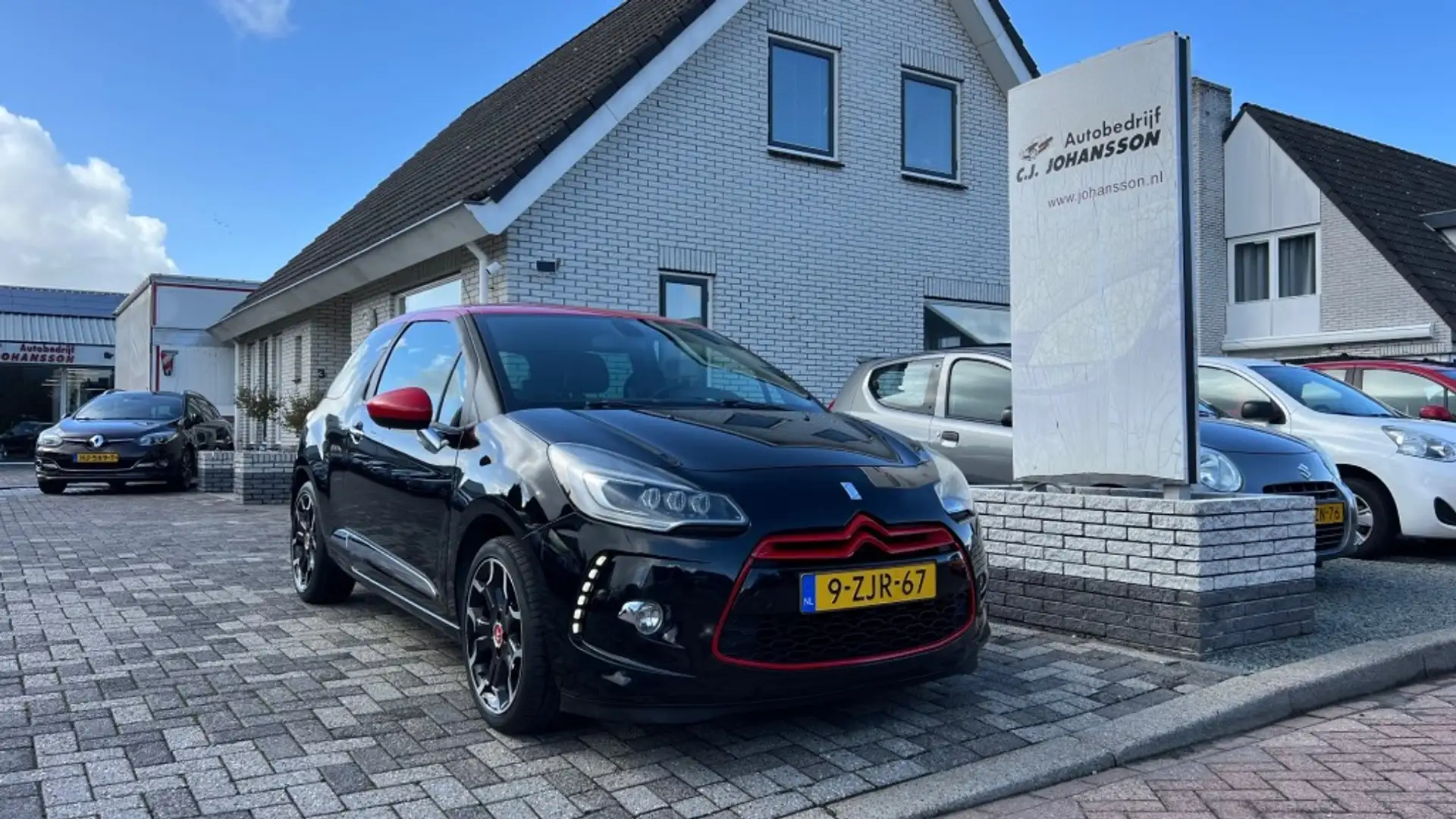 Citroen DS3 1.2 Pure Tech So Red Zwart - 1