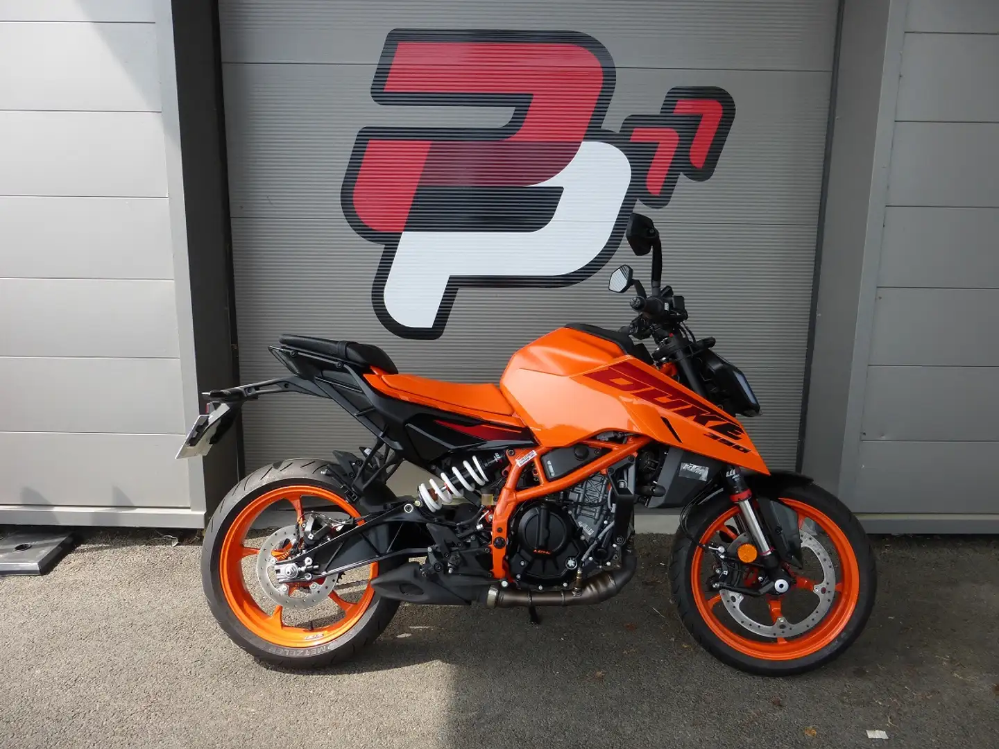 KTM 390 Duke - 1