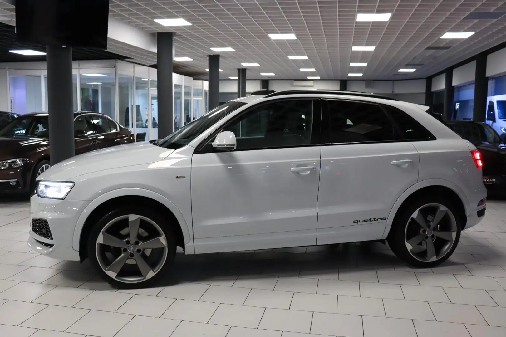 Audi Q3 2.0 Sport S-line Quattro|PANO|LED|ROTOR| Blanc - 2