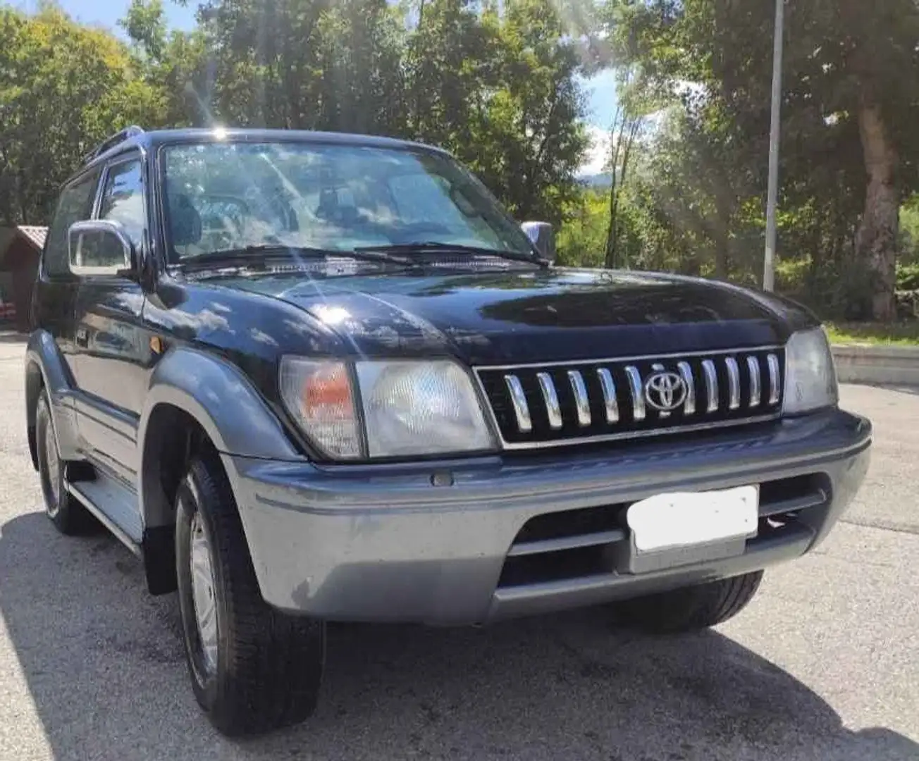 Toyota Land Cruiser GX - 1