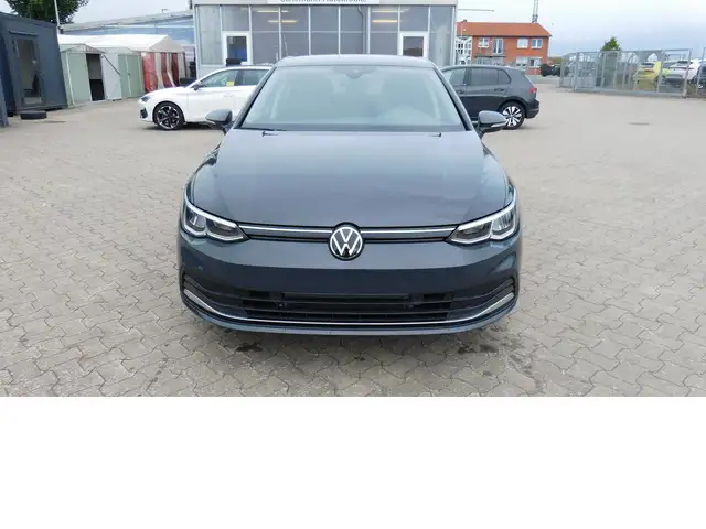 Volkswagen Golf view 3