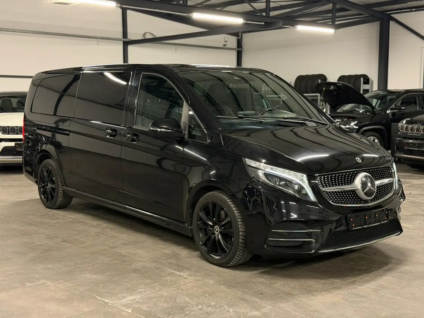 Mercedes-Benz V 300 d AMG+EXTRAL+LED+BURMAS+LEDER+ELK.TÜR+AHK Schwarz - 1