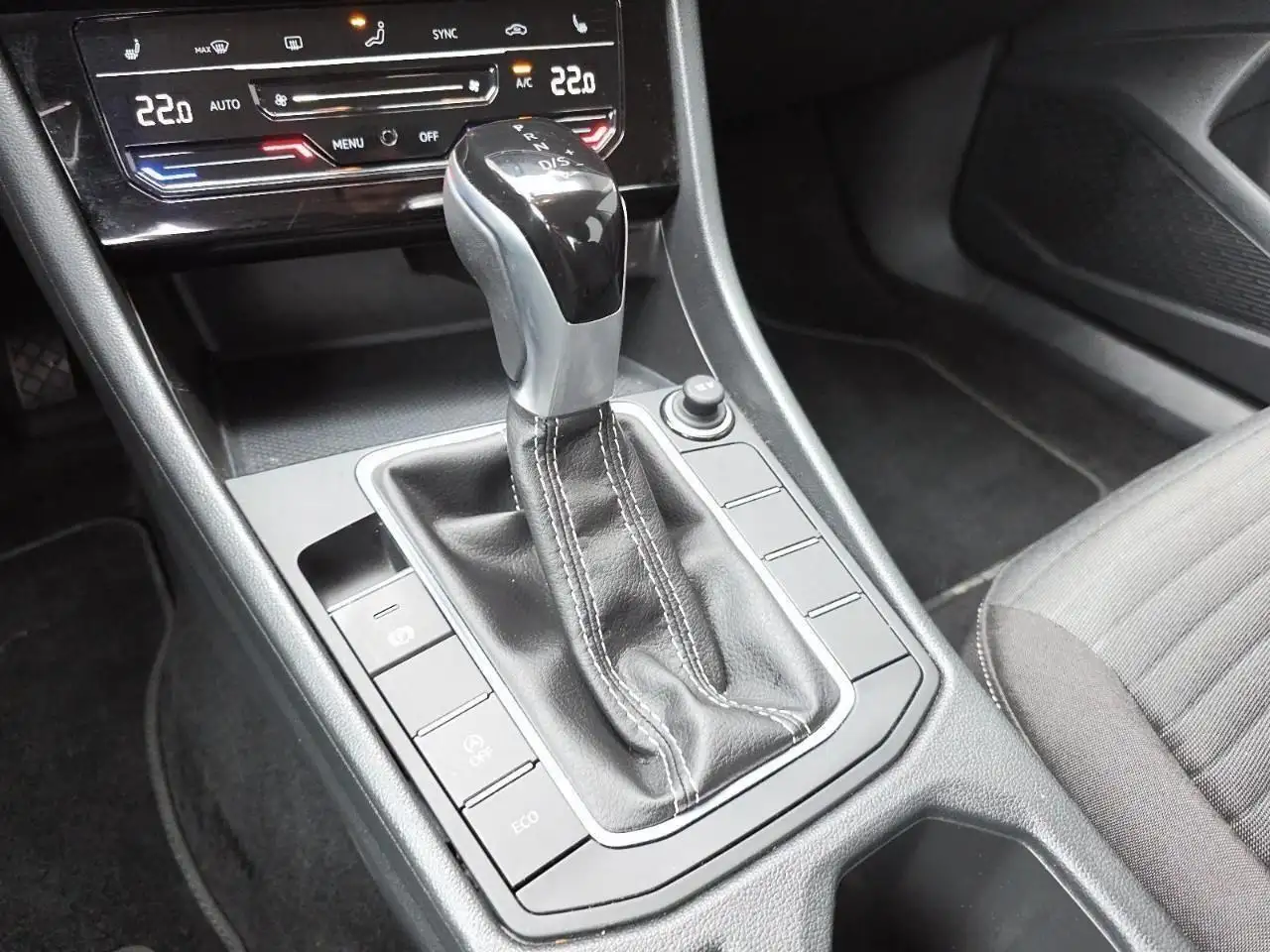 Volkswagen Jetta снимка Volkswagen Jetta