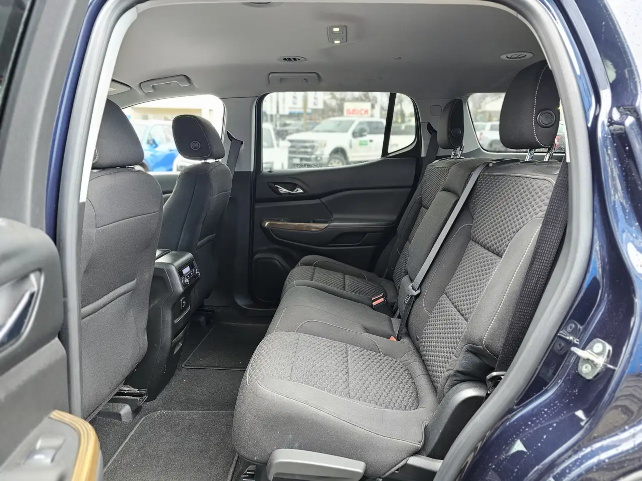 GMC Acadia снимка GMC Acadia