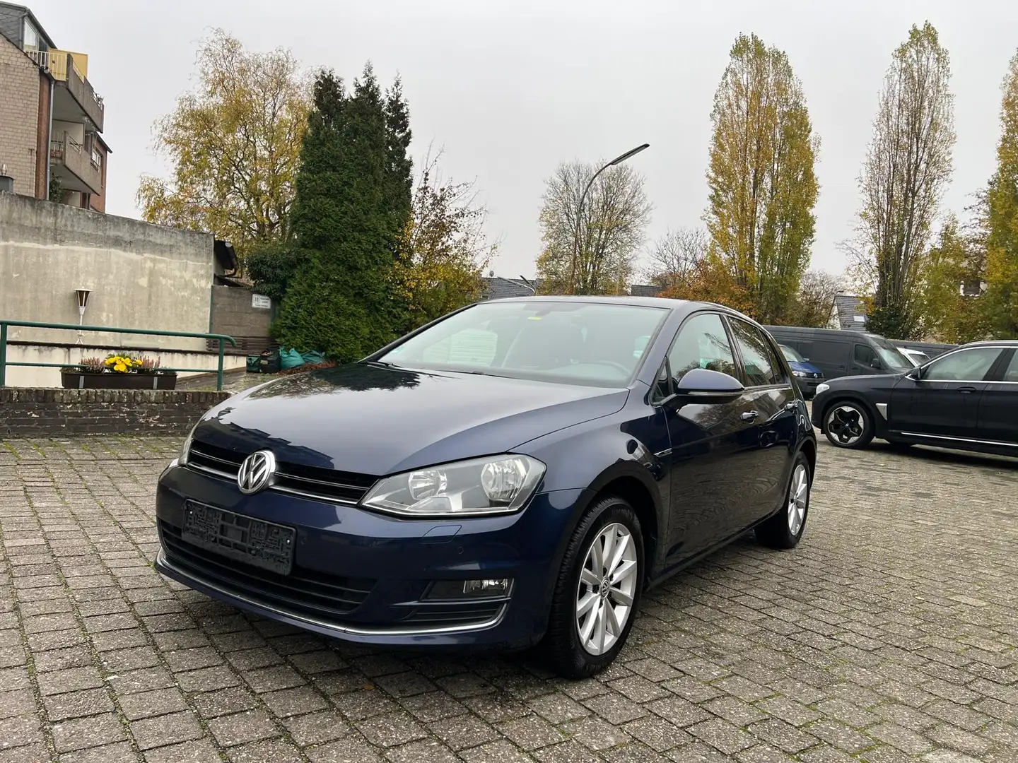 Volkswagen Golf Lounge 1.6 TDI DSG *Standheizung* Blau - 1