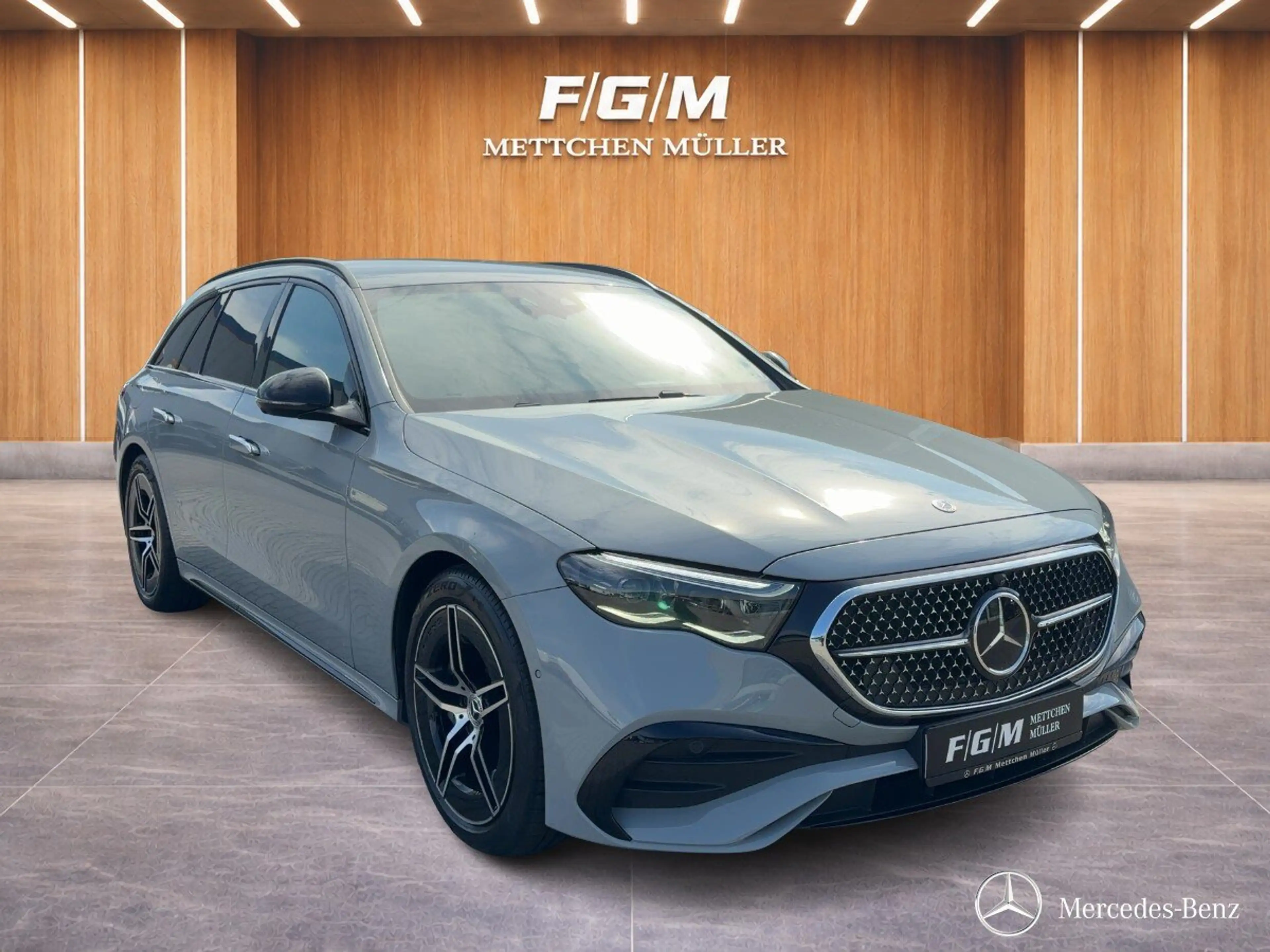Mercedes-Benz E 300 E 300e T-Modell mit EQ Hybrid AMG-LINE+360+MEMORY+ — photo 4