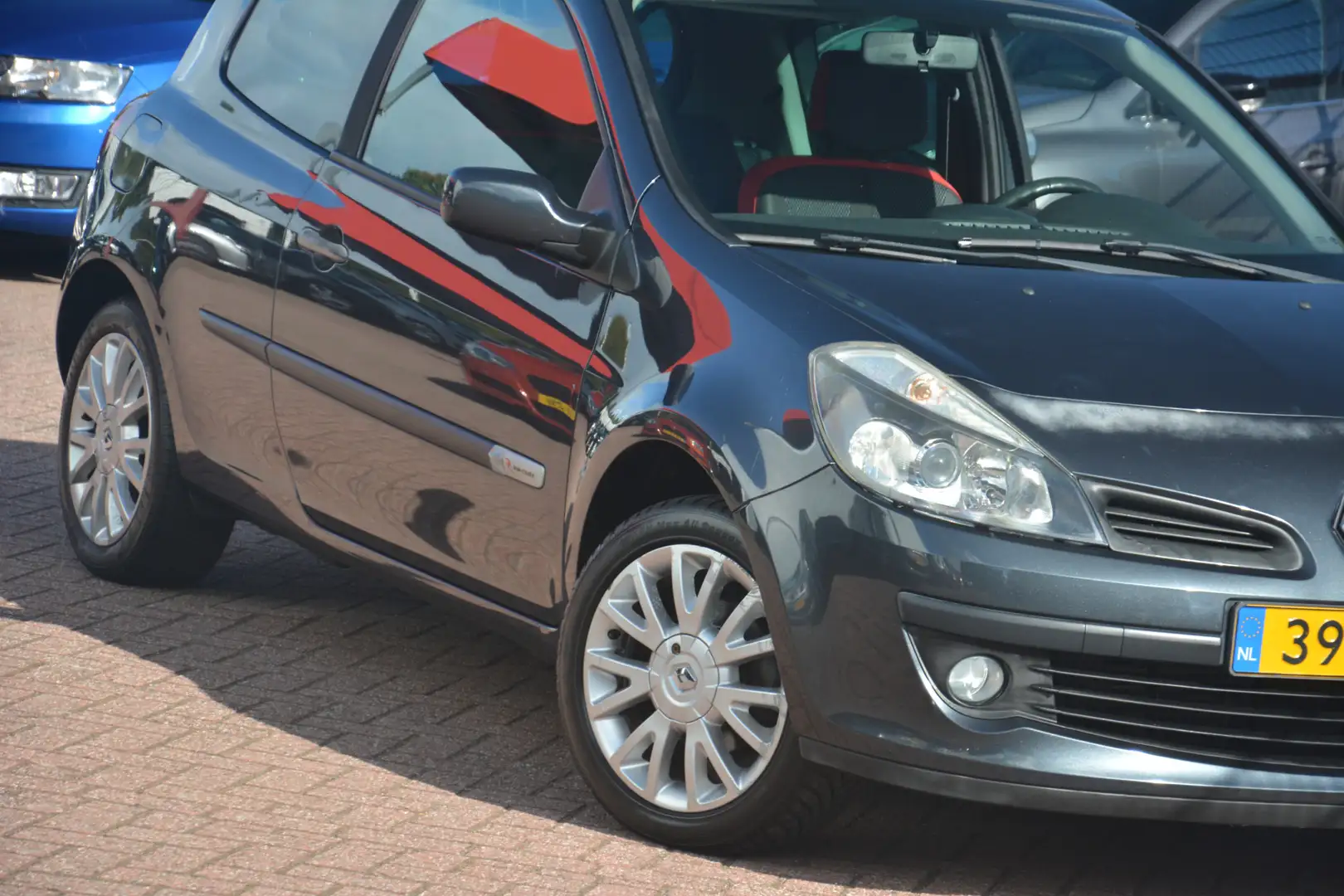 Renault Clio 1.2 TCE Rip Curl | Airco | Elek.ramen | LMV | NL a Grau - 2