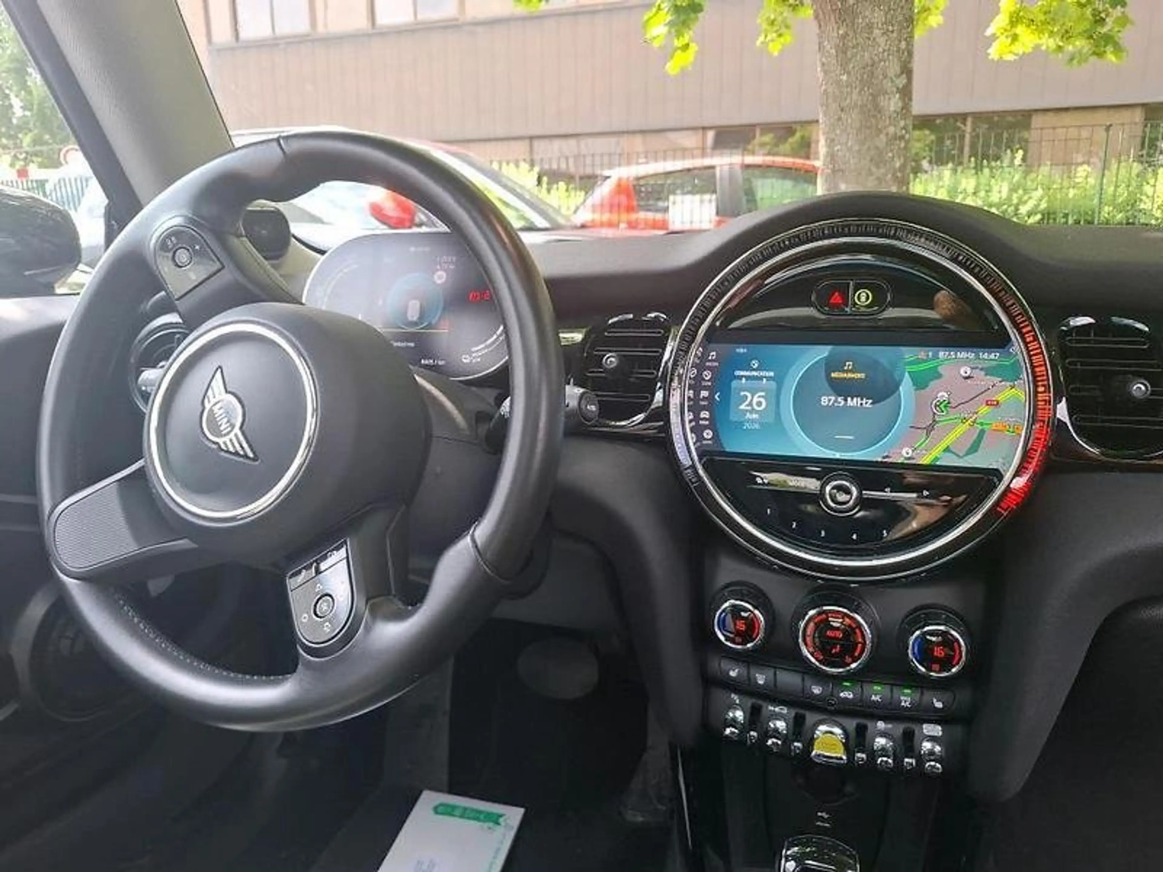MINI Cooper SE Classic Trim 32.6 kWh Pano/WPU/RFK/LED — photo 6