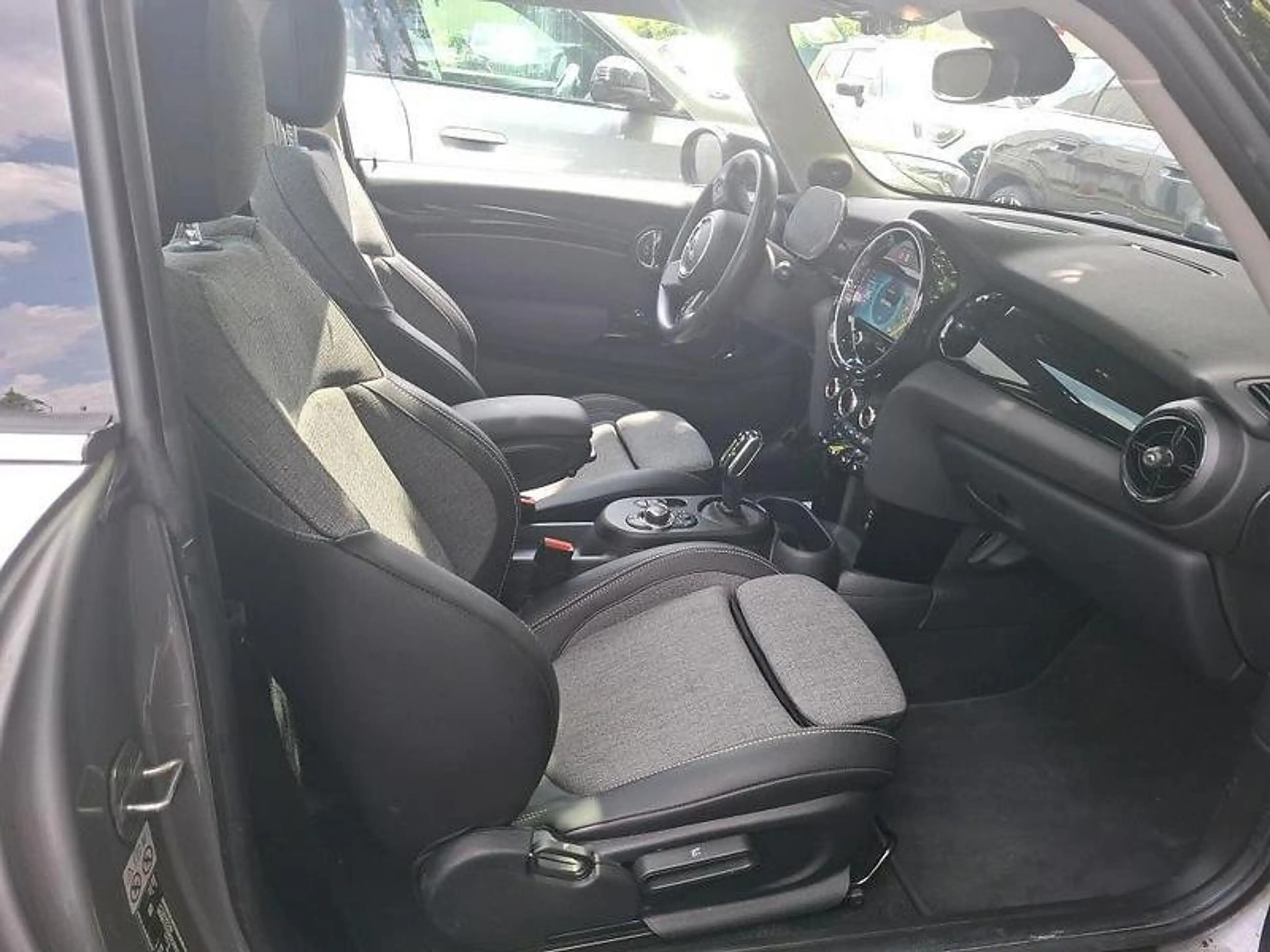 MINI Cooper SE Classic Trim 32.6 kWh Pano/WPU/RFK/LED — photo 7