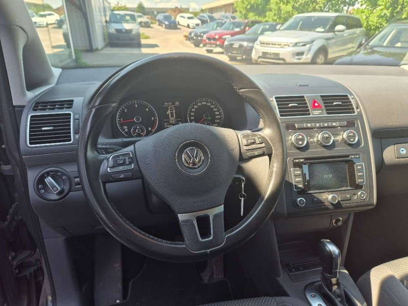 Volkswagen Touran 1,6 TDI DSG 7-Sitzer — photo 10