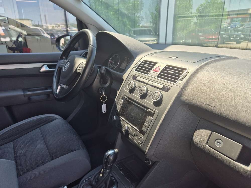 Volkswagen Touran 1,6 TDI DSG 7-Sitzer — photo 11