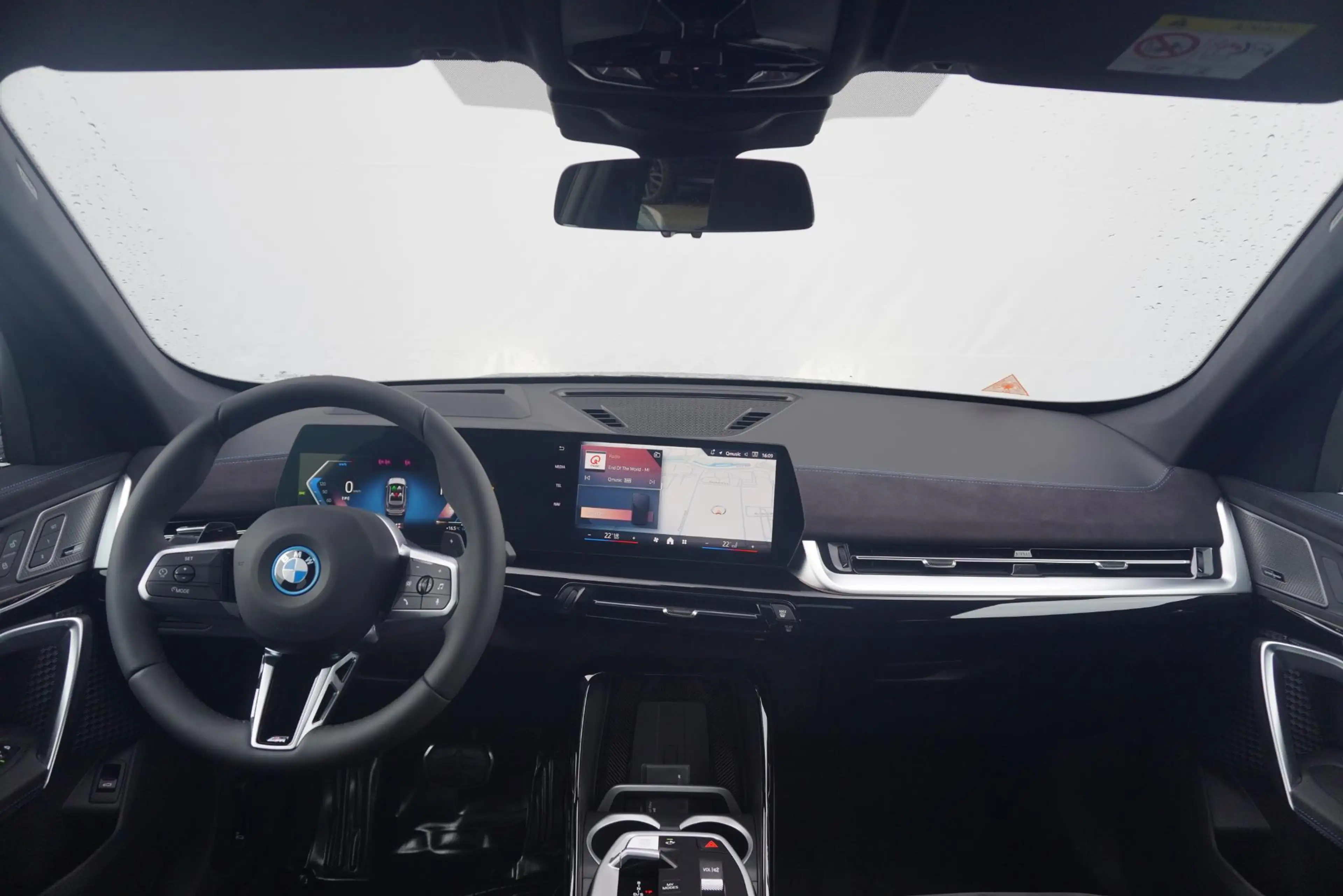 BMW X1 xDrive25e M Sport Pro | Trekhaak | Schuif-kantelda — photo 3