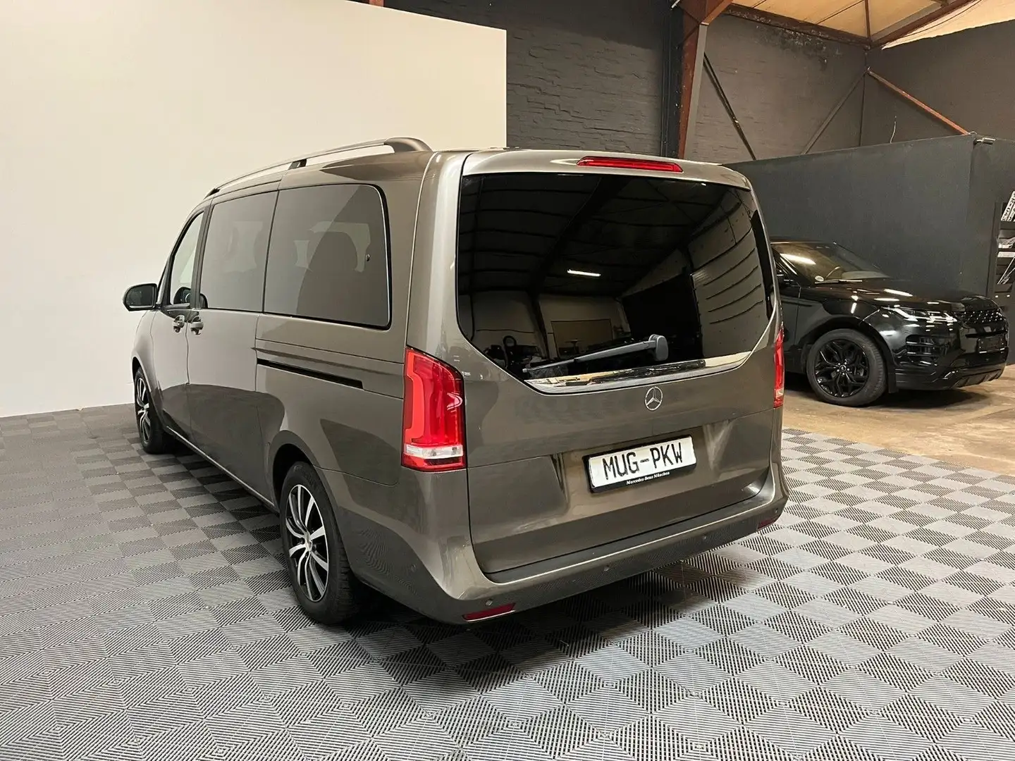 Mercedes-Benz V 220 d EDITION lang*7Sitze-LED-Kamera* Grau - 2