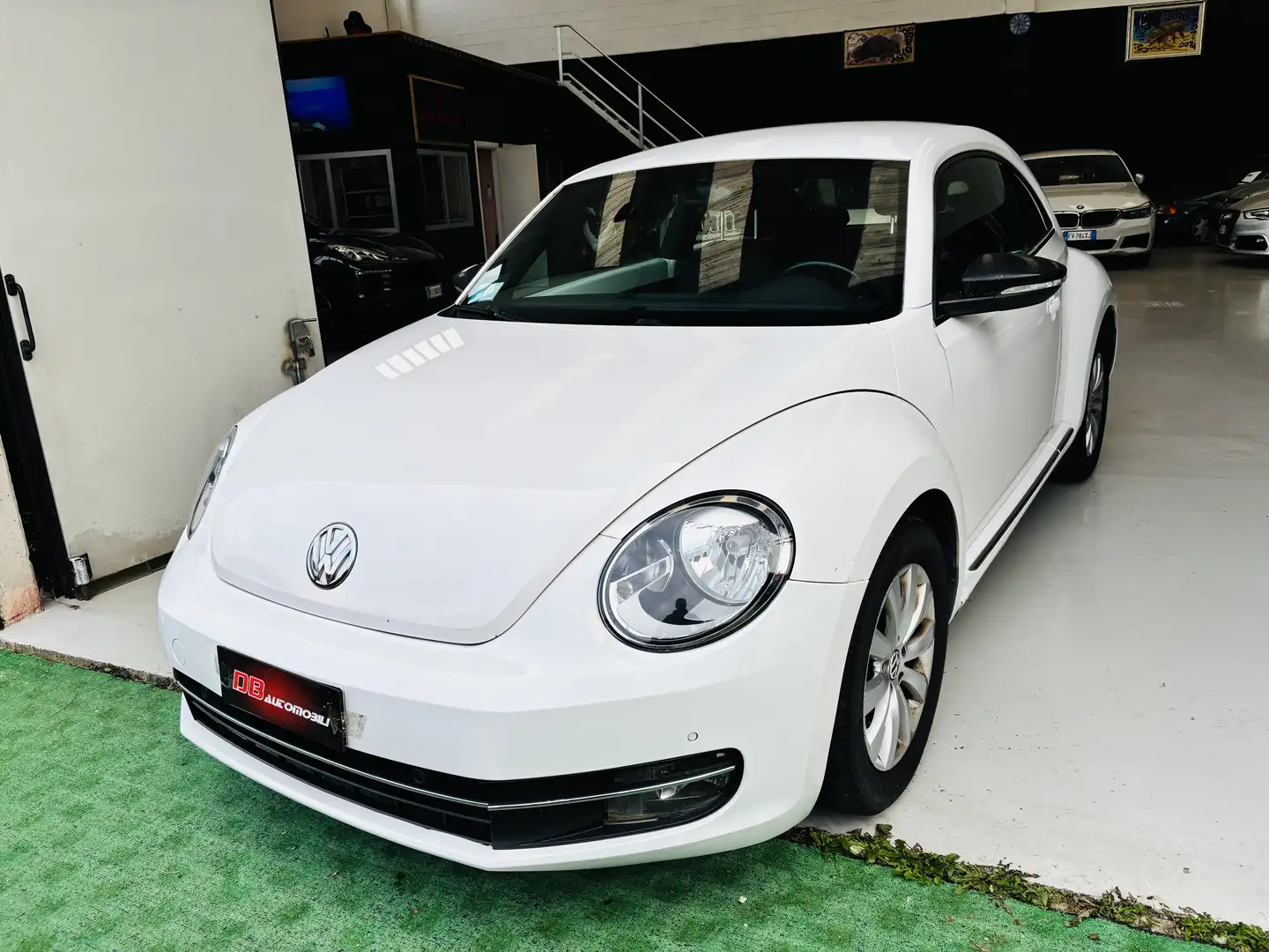 Volkswagen Maggiolino Maggiolino 1.6 tdi Design 105cv Bianco - 1