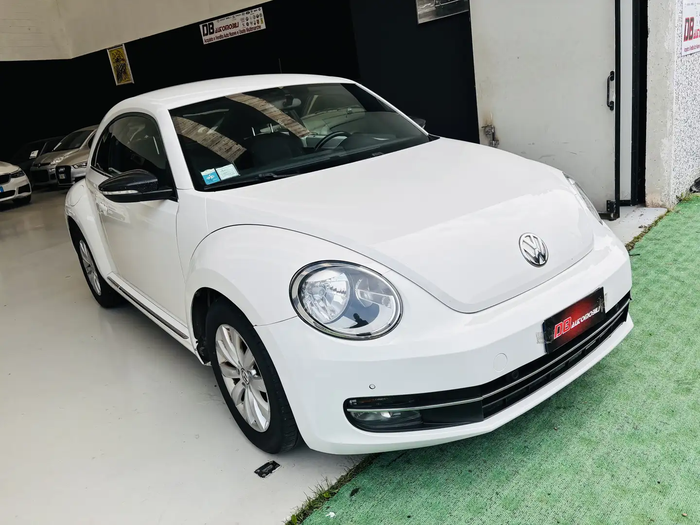Volkswagen Maggiolino Maggiolino 1.6 tdi Design 105cv Bianco - 2