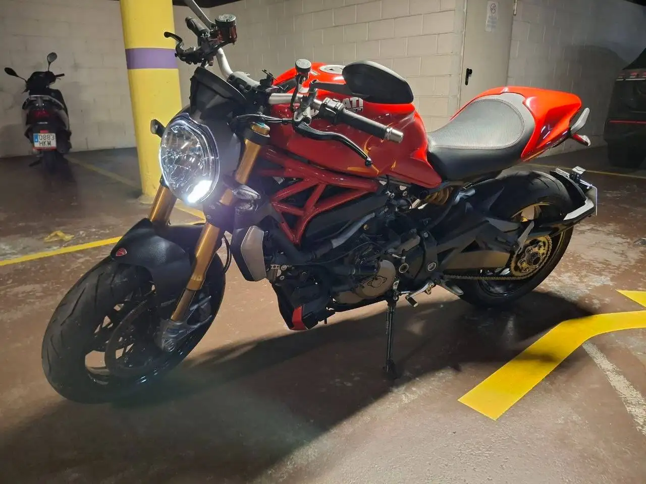 Ducati Monster 1200