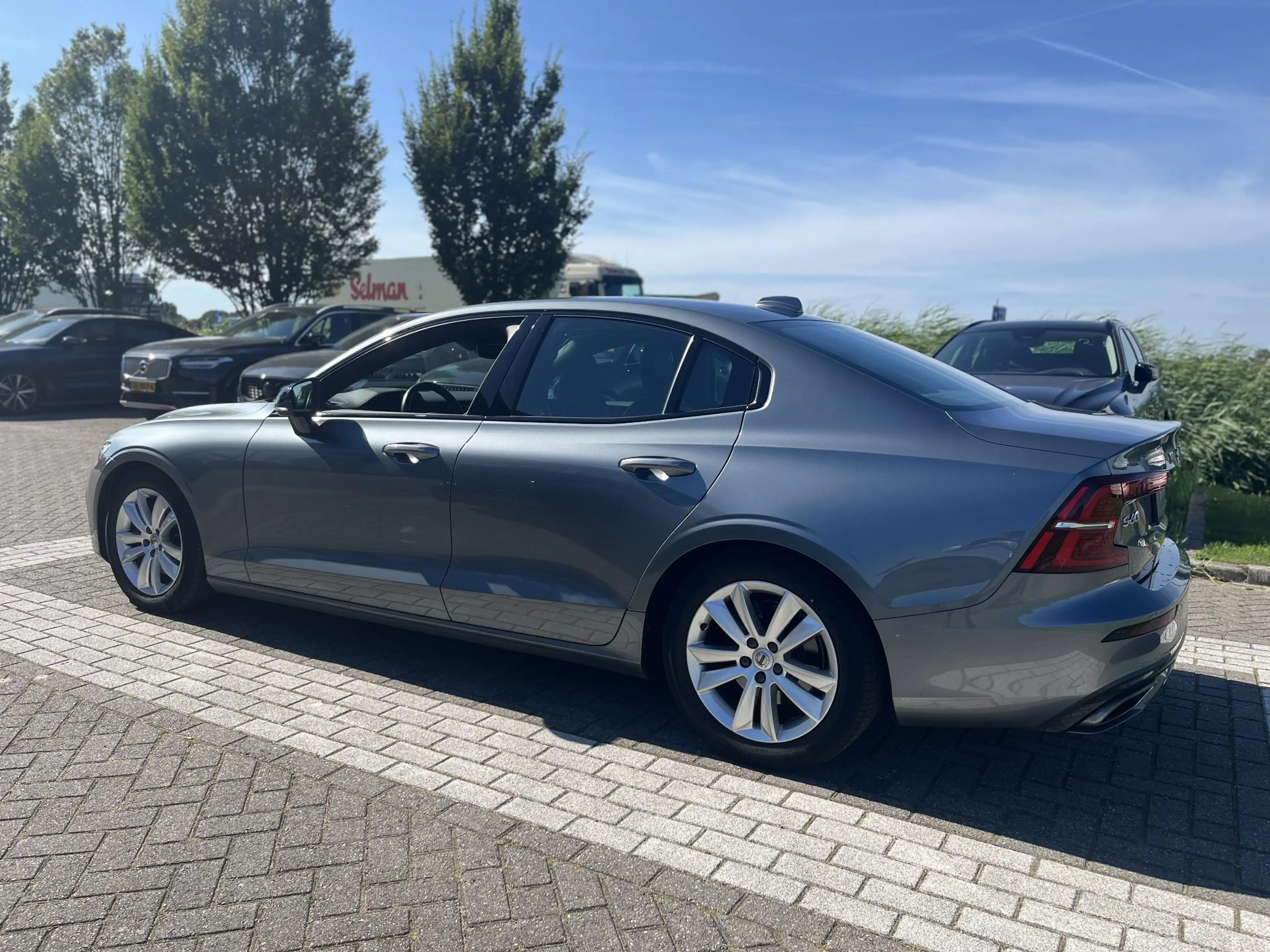 Volvo S60 T4 R-Design | Trekhaak | Memoryseats | Parkeercame — photo 2
